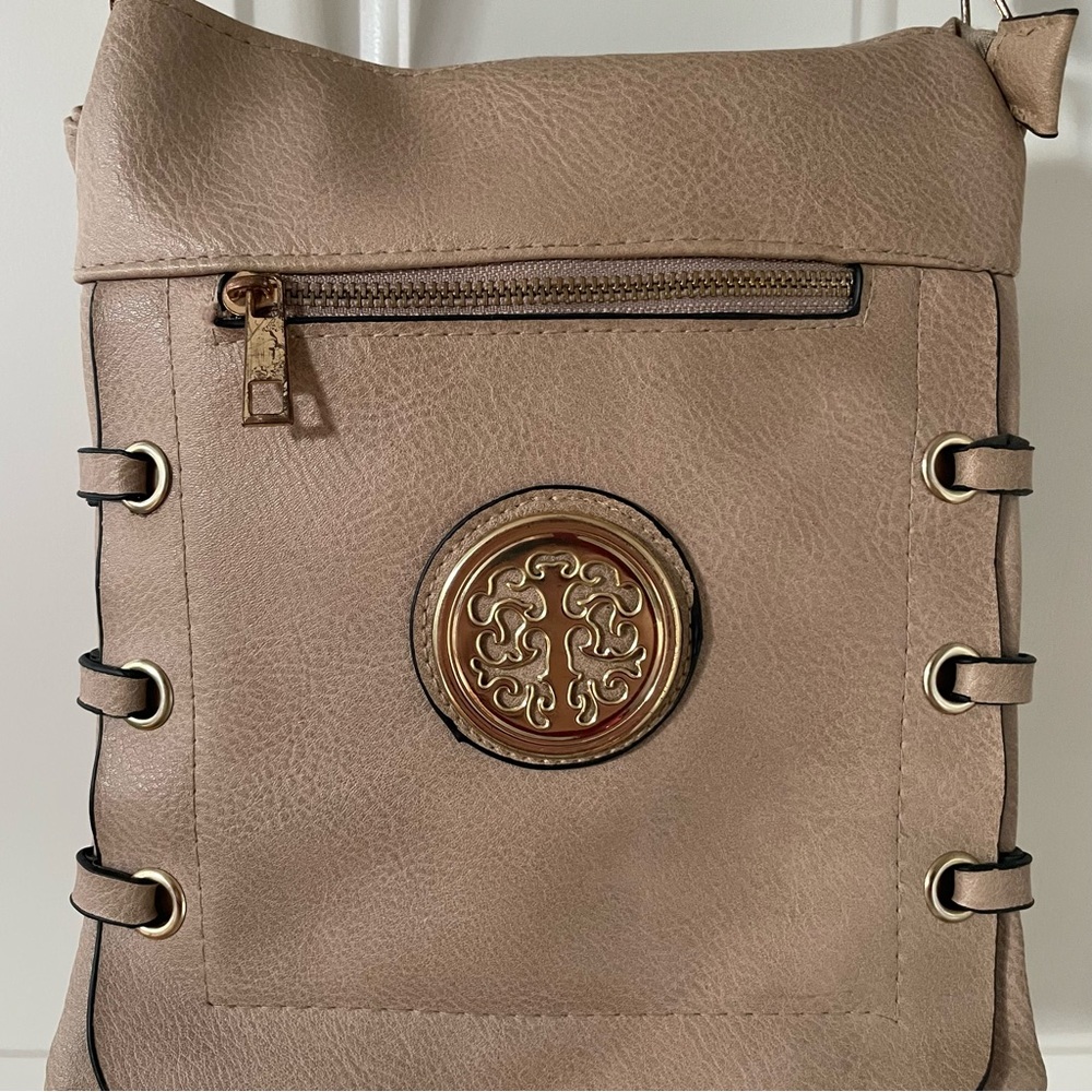 Elegant Tan Shoulder Bag